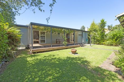 Photo of property in 16 Glengarry Avenue, Manly, Whangaparaoa, 0930