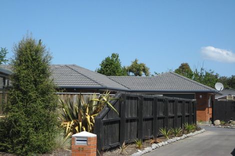 Photo of property in 35 Coolspring Way, Redwood, Christchurch, 8051