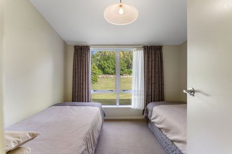 Photo of property in 8 Earle Place, Acacia Bay, Taupo, 3330