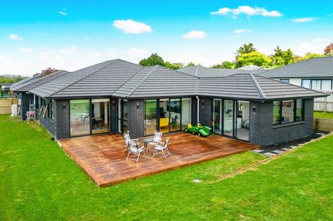 Photo of property in 18 Laurelwood Avenue, Pukekohe, 2120