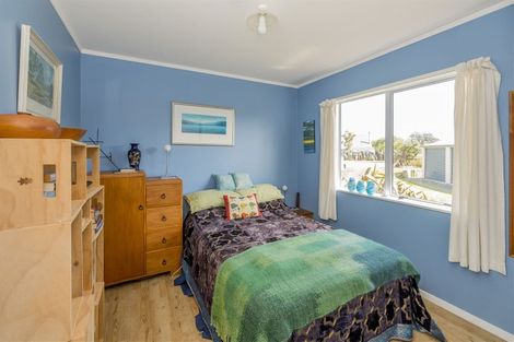 Photo of property in 3 Mavis Avenue, Waikawa Beach, Manakau, 5573