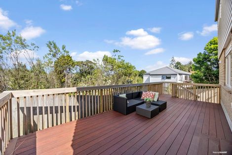 Photo of property in 2/63 Pupuke Road, Birkenhead, Auckland, 0627