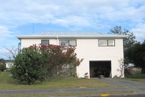 Photo of property in 8 Norfolk Place, Tairua, 3508