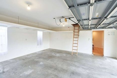 Photo of property in 21 Rothesay Place, Highbury, Palmerston North, 4412