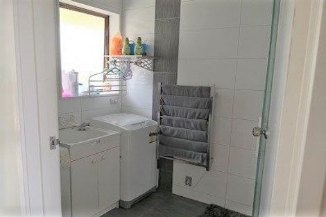 Photo of property in 91 Takutai Avenue, Half Moon Bay, Auckland, 2012