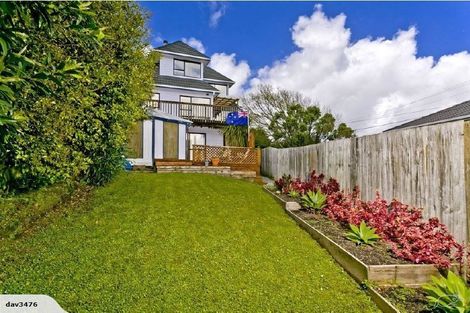 Photo of property in 1/2a Sunnynook Road, Sunnynook, Auckland, 0620