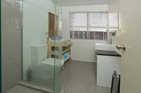 Photo of property in 4285 Great North Road, Glendene, Auckland, 0602