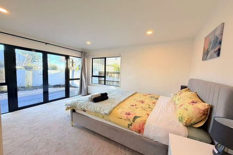 Photo of property in 2/4 Rogers Avenue, Eastern Beach, Auckland, 2012