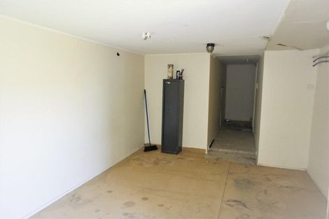 Photo of property in 26 Lambrown Drive, Totara Vale, Auckland, 0629