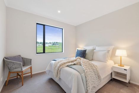 Photo of property in 30 Owen Chapman Drive, Red Beach, 0932