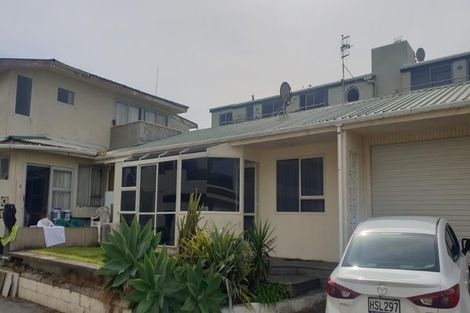 Photo of property in 2/181 Marine Parade, Mount Maunganui, 3116