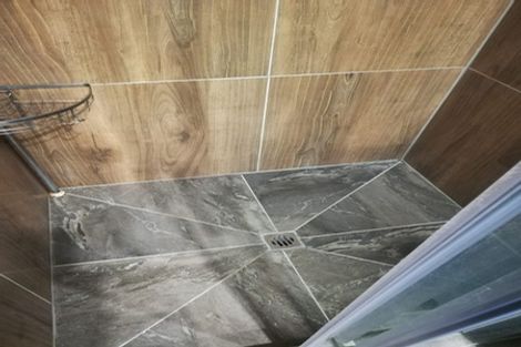 Photo of property in 3 Glen Marine Parade, Glendene, Auckland, 0602