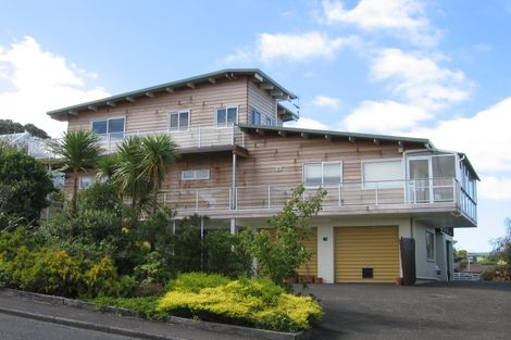 Photo of property in 3/41 Seaview Road, Castor Bay, Auckland, 0620