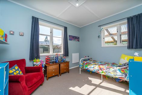 Photo of property in 14 Kenward Crescent, Featherston, 5710