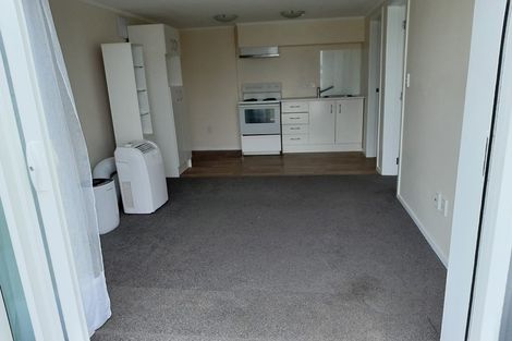 Photo of property in 6 Merville Avenue, Te Atatu South, Auckland, 0610