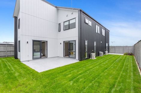 Photo of property in 5 Parkmore Drive, Rosehill, Papakura, 2113