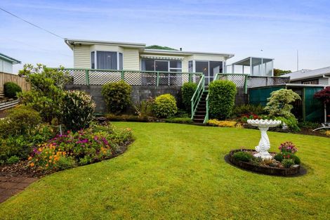 Photo of property in 81 Omata Road, Marfell, New Plymouth, 4310