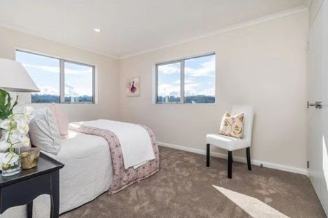 Photo of property in 11 Mettam Drive, Swanson, Auckland, 0614