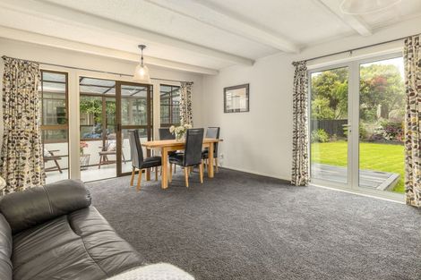 Photo of property in 261 Te Moana Road, Waikanae, 5036