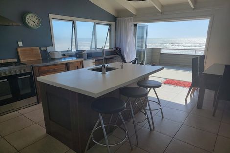 Photo of property in 23 Ocean View Road, Port Waikato, Tuakau, 2695