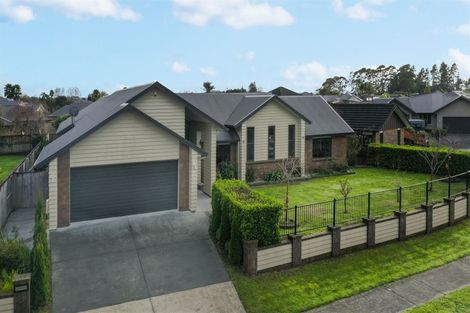 Photo of property in 15 Malbec Place, Rototuna, Hamilton, 3210
