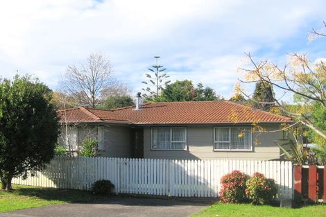Photo of property in 4 Albemarle Place, Massey, Auckland, 0614
