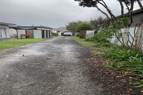 Photo of property in 16 Eruini Street, Waikanae Beach, Waikanae, 5036