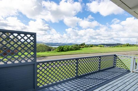 Photo of property in 4 Morning View, Titahi Bay, Porirua, 5022