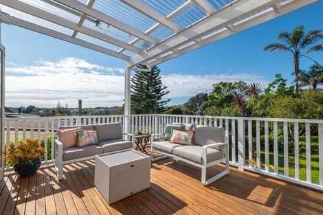 Photo of property in 18 Roslyn Terrace, Devonport, Auckland, 0624