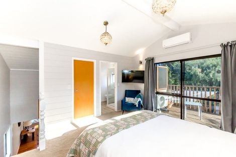 Photo of property in 15 Tiromoana Road, Raumati South, Paraparaumu, 5032