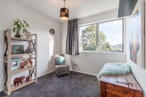 Photo of property in 52 Black Rock Road, Newlands, Wellington, 6037