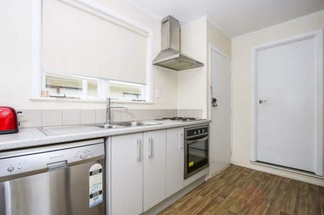 Photo of property in 37 Tarata Crescent, Mangere Bridge, Auckland, 2022