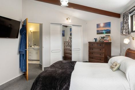 Photo of property in 6 Seaview Crescent, Picton, 7220