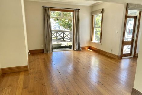 Photo of property in 16 Glenbervie Terrace, Thorndon, Wellington, 6011