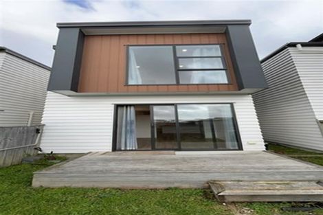Photo of property in 48 Parahau Road, Papakura, 2110