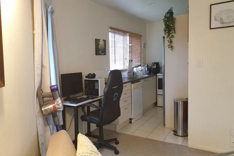 Photo of property in 6 Northcross Drive, Oteha, Auckland, 0632