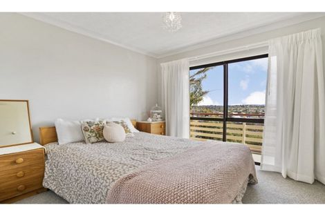 Photo of property in 70 Pemberton Avenue, Bayview, Auckland, 0629