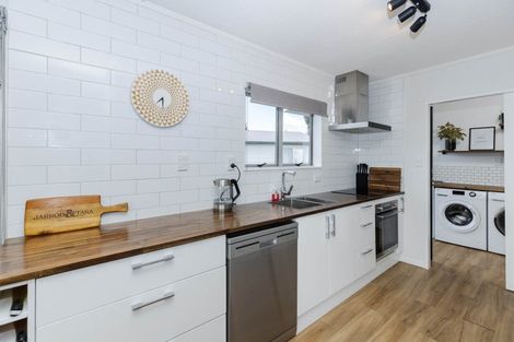 Photo of property in 11 Purcell Place, Melville, Hamilton, 3206