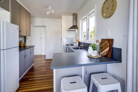 Photo of property in 1 Palmerston Road, Havelock North, 4130