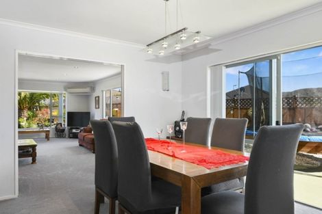 Photo of property in 25 Hoyte Place, Pukehangi, Rotorua, 3015