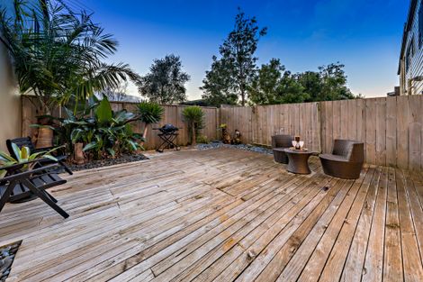 Photo of property in 5o Dryden Place, Mount Wellington, Auckland, 1051