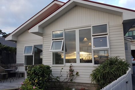 Photo of property in 13 Sunset Parade, Plimmerton, Porirua, 5026