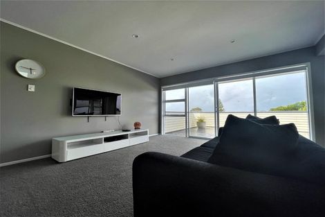 Photo of property in 21 Seon Place, Birkdale, Auckland, 0626