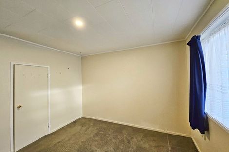 Photo of property in 36 Eyre Street, Henderson, Auckland, 0612