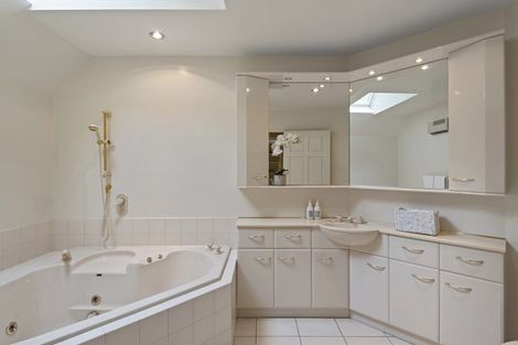 Photo of property in 60 Regent's Park Drive, Casebrook, Christchurch, 8051