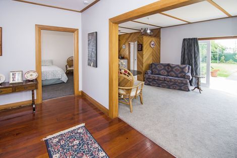 Photo of property in 18 Cambridge Terrace, Masterton, 5810