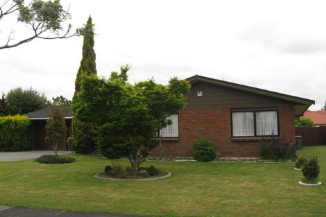 Photo of property in 28 Evanda Crescent, Conifer Grove, Takanini, 2112