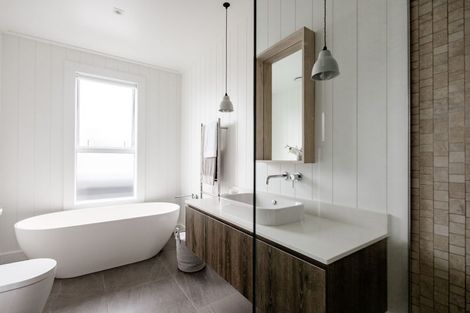 Photo of property in 12 Sandpiper Avenue, Point Wells, 0986