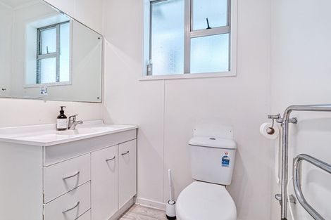 Photo of property in 5/2b Queensway, Three Kings, Auckland, 1024