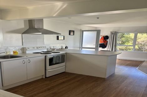 Photo of property in 10 Arahanga Grove, Maupuia, Wellington, 6022